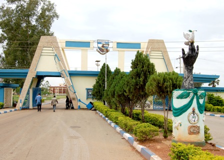 Unijos Gate